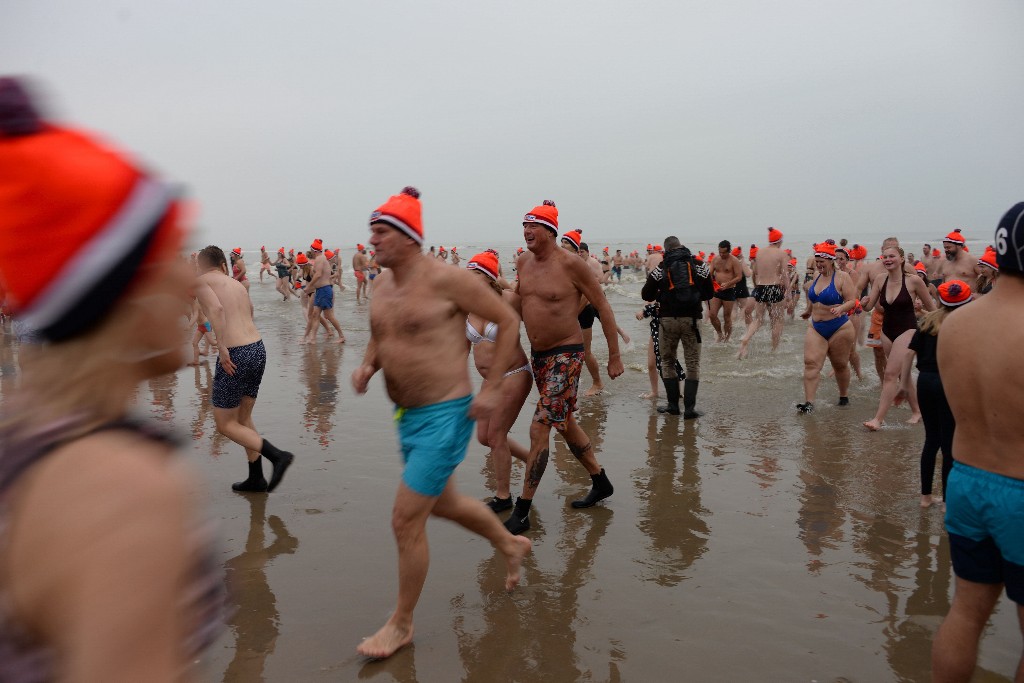 ../Images/Nieuwjaarsduik Nederzandt 2020 084.jpg